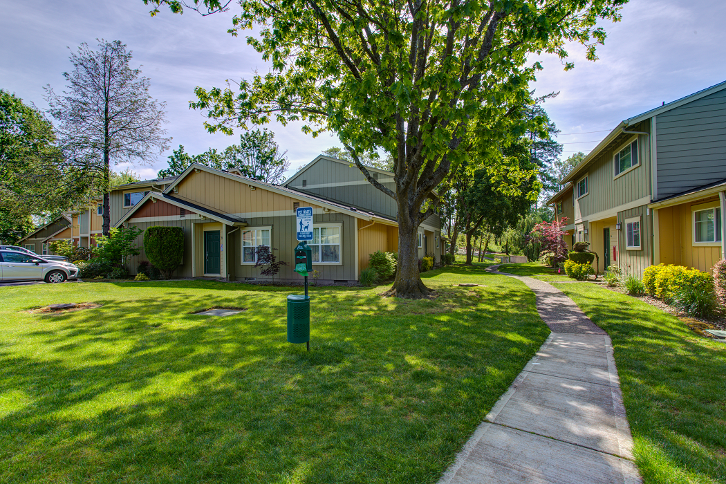 Apartments on Barnes Road Commons at Timber Creek